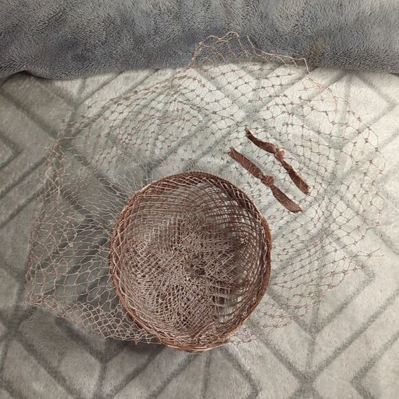 Wedding fascinator, taupe fascinator, taupe pill box with veil - Picture 7 of 10